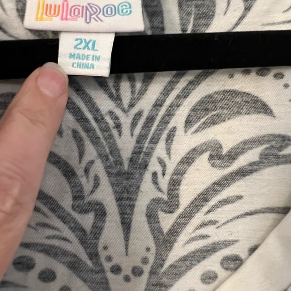 Pair of LuLaRoe v neck t shirts with longer hems. Floral and scroll - Picture 6 of 6